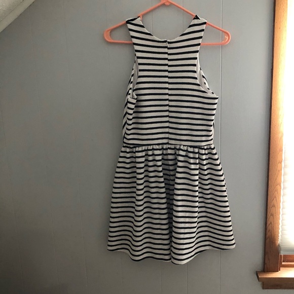 Striped high neck dress - Picture 3 of 3